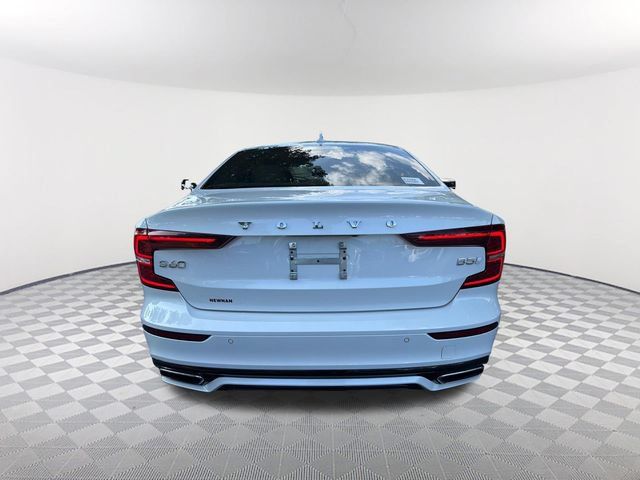 Used 2022 Volvo S60 B5 Momentum w/ Climate Package FWD image 6