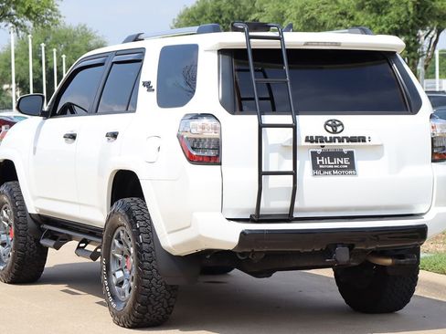 Used 2023 Toyota 4Runner SR5 Premium image 9