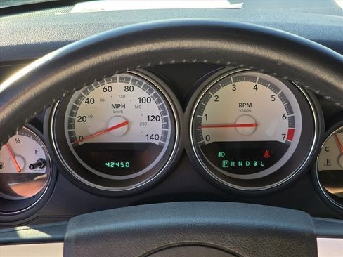 Used 2009 Dodge Challenger SE image 4