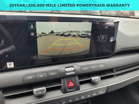 New 2025 Kia K4 LX image 9