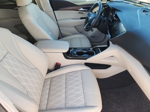 Used 2023 Buick Envision Avenir image 17