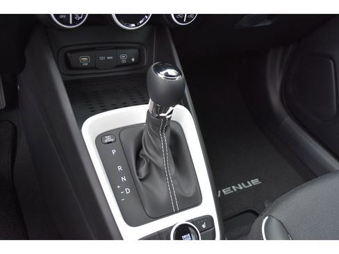 New 2026 Hyundai Venue SEL image 25