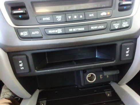 Used 2016 Honda Pilot EX-L image 12
