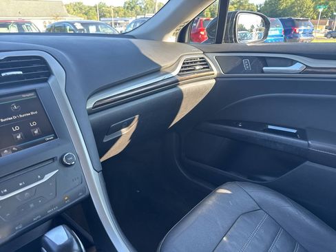 Used 2014 Ford Fusion SE w/ Equipment Group 202A FWD image 24
