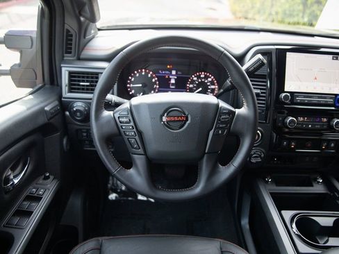 Used 2021 Nissan Titan PRO-4X w/ Pro-4x Convenience Package image 17