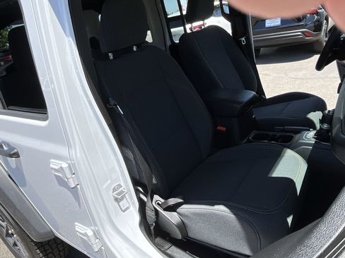 Used 2025 Jeep Wrangler Unlimited Sport AWD/4WD image 25