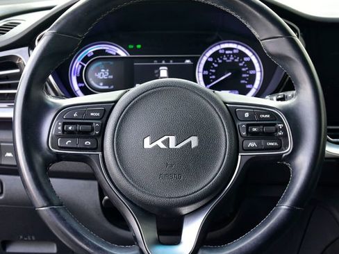 Certified 2022 Kia Niro LXS image 15