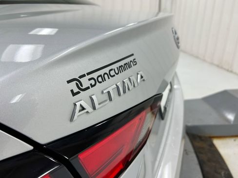 Used 2022 Nissan Altima 2.5 SV FWD image 25