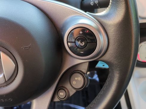 Used 2018 smart fortwo electric drive image 12