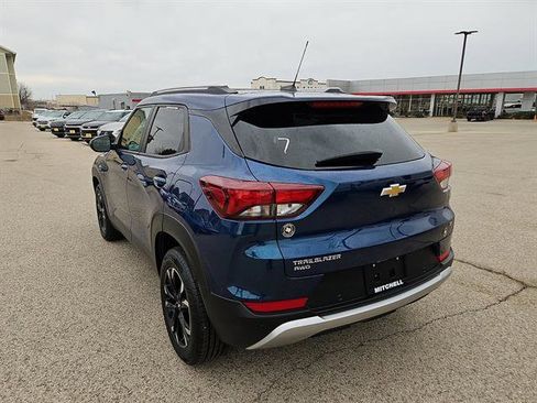 Used 2021 Chevrolet TrailBlazer LT w/ Premium Seating Package image 3