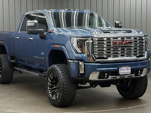 Used 2026 GMC Sierra 3500 Denali w/ Denali Reserve Package AWD/4WD image 7