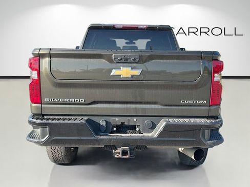 Used 2023 Chevrolet Silverado 2500 Custom w/ Custom Value Package image 4