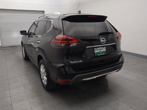 Used 2019 Nissan Rogue SV image 6