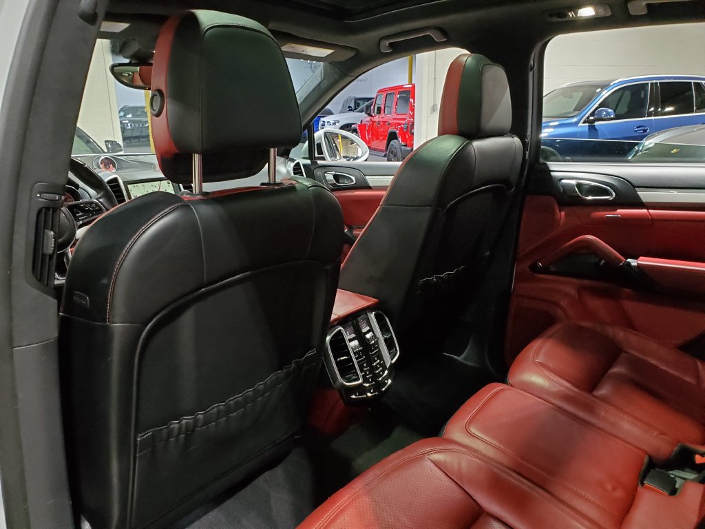 Used 2016 Porsche Cayenne GTS AWD/4WD image 26