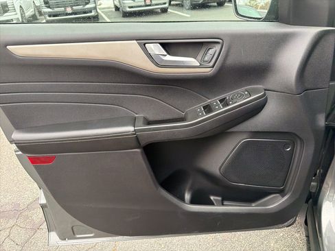 Used 2022 Ford Escape SEL image 12