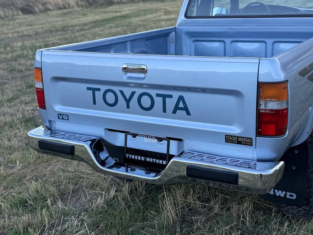 Used 1990 Toyota Pickup Deluxe AWD/4WD image 31