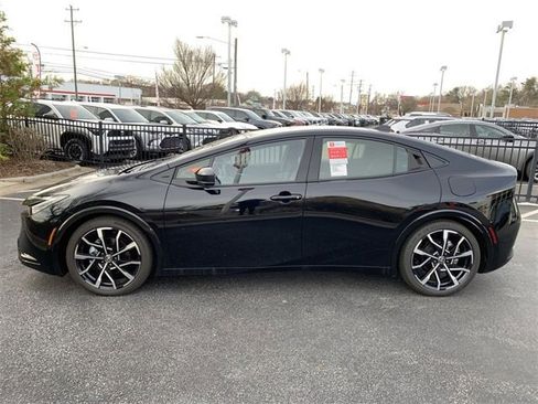 New 2025 Toyota Prius Plug-In Hybrid image 5