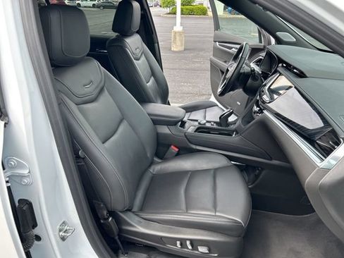 Used 2024 Cadillac XT6 Premium Luxury AWD/4WD image 36