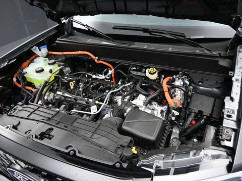 New 2026 Ford Maverick Lariat w/ Black Appearance Package image 14