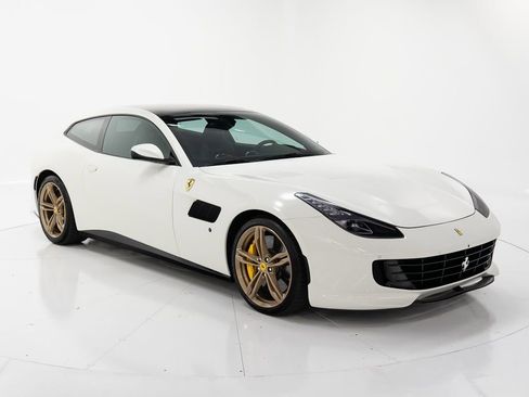 Used 2017 Ferrari GTC4Lusso image 7