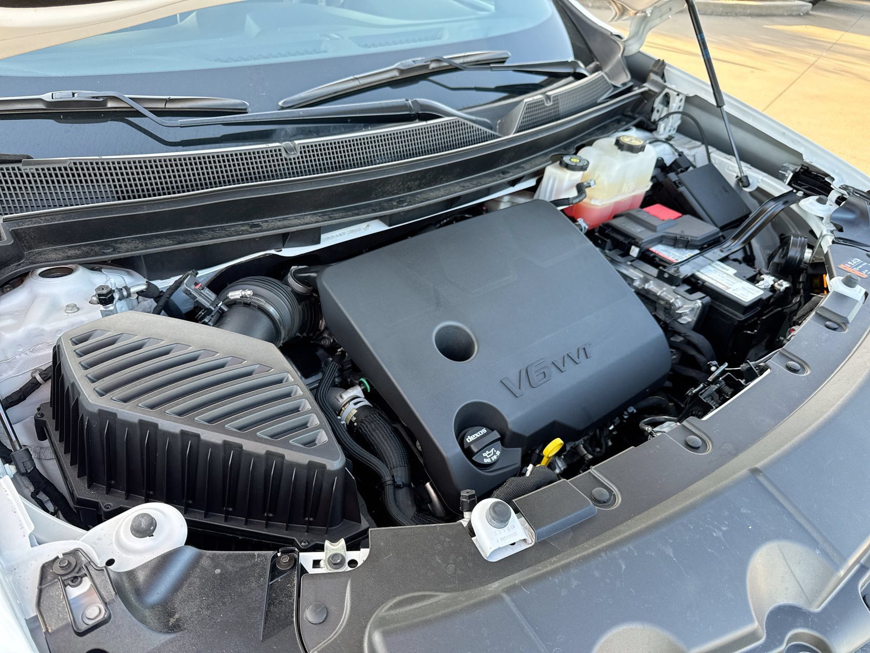 Used 2023 Chevrolet Traverse RS FWD image 25