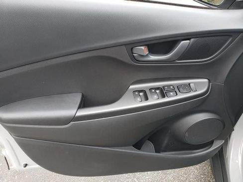 Used 2023 Hyundai Kona SE w/ Cargo Package AWD/4WD image 11
