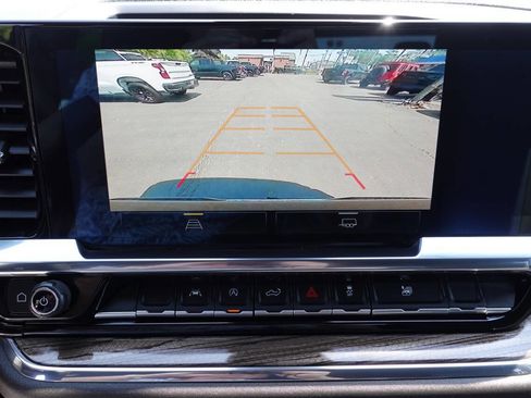 Used 2024 Chevrolet Silverado 1500 LT AWD/4WD image 46
