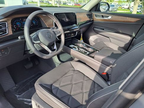 New 2026 Volkswagen Atlas SE FWD image 6
