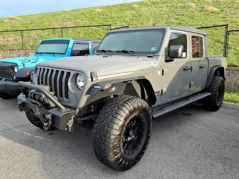 Used 2020 Jeep Gladiator Sport w/ Quick Order Package 24S image 11