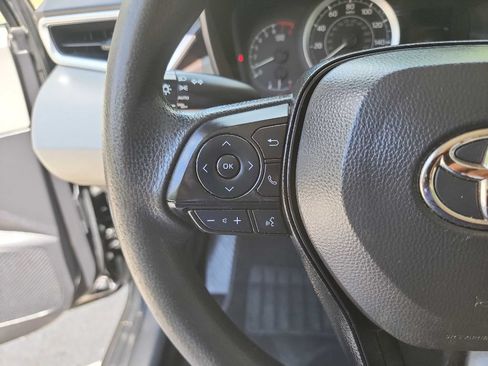 Used 2022 Toyota Corolla LE FWD image 17