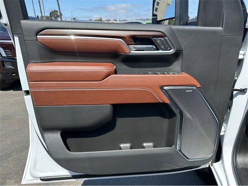 New 2025 GMC Sierra 3500 Denali Ultimate image 14