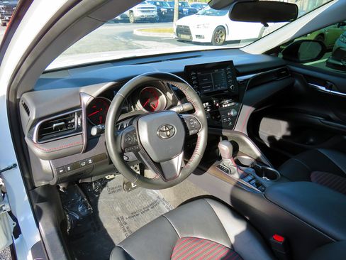 Used 2023 Toyota Camry XSE image 15