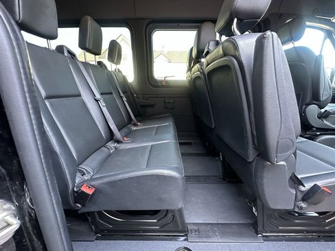 Used 2019 Mercedes-Benz Sprinter 2500 image 9