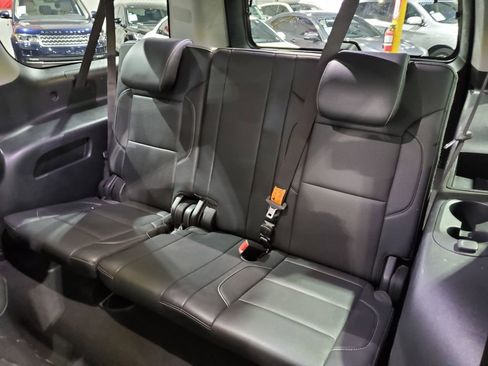 Used 2020 Chevrolet Suburban Premier image 23