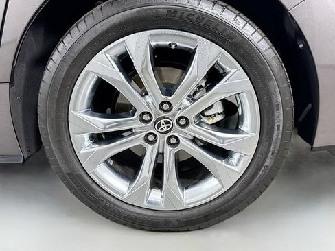 Certified 2023 Toyota Sienna Platinum FWD image 36