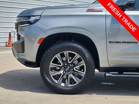 Used 2024 Chevrolet Suburban Z71 w/ Luxury Package AWD/4WD image 8