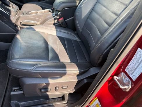 Used 2016 Ford Escape Titanium w/ Equipment Group 301A FWD image 8