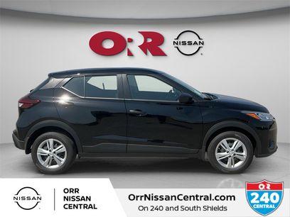 New 2025 Nissan Kicks Play S