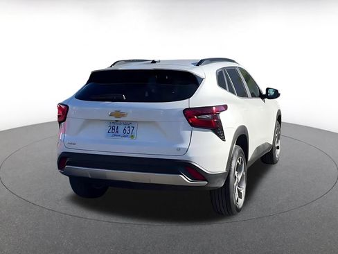 Used 2025 Chevrolet Trax LT image 12