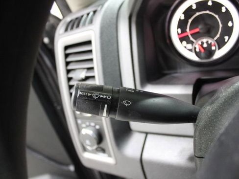 Used 2018 RAM 1500 Express image 35