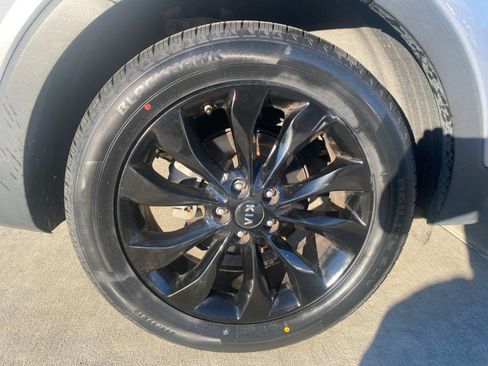 Used 2020 Kia Sorento EX image 27