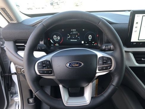 New 2025 Ford Explorer Active w/ Active Comfort Package image 13