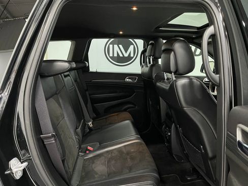 Used 2019 Jeep Grand Cherokee Altitude image 32