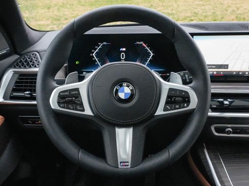 Certified 2026 BMW X7 xDrive40i w/ M Sport Package image 16