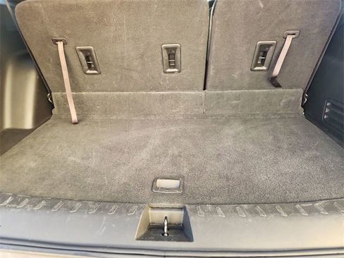 Used 2018 Chevrolet Traverse LT image 26