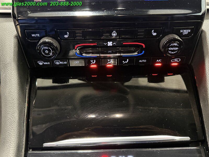 Used 2021 Jeep Grand Cherokee L Limited AWD/4WD image 27