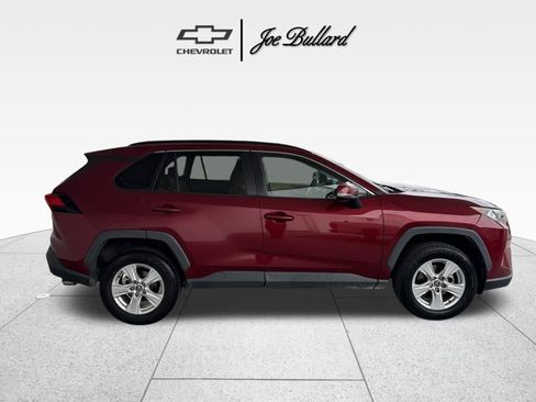 Used 2019 Toyota RAV4 XLE image 6