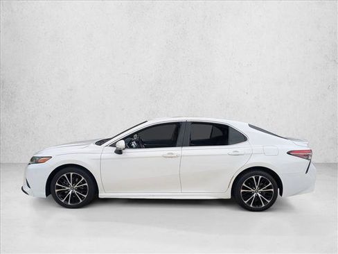 Used 2018 Toyota Camry SE image 8