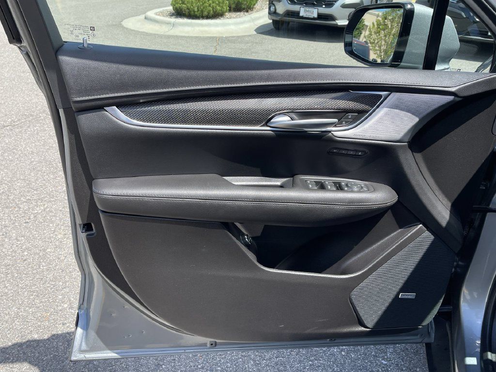 Used 2023 Cadillac XT5 Sportv w/ Technology Package AWD/4WD image 25