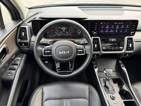 Certified 2023 Kia Sorento S w/ Panoramic Sunroof Package AWD/4WD image 28